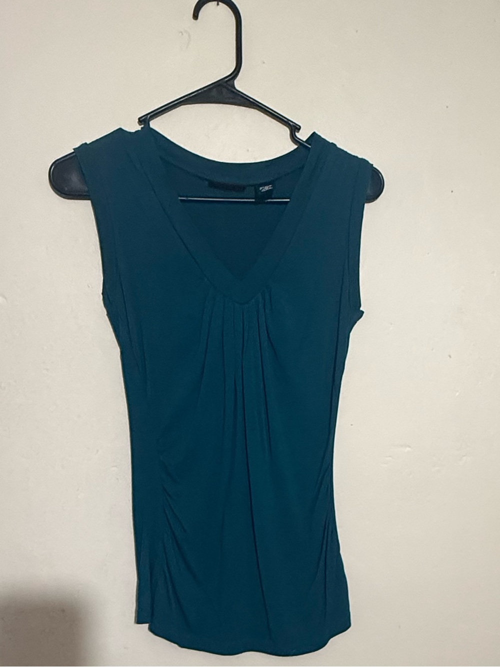 New York & Company Teal Sleeveless V-Neck Top